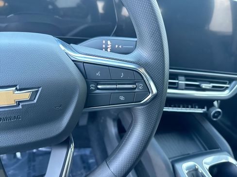 New 2026 Chevrolet Equinox EV LT image 18