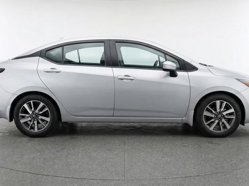 Used 2025 Nissan Versa SV FWD image 11