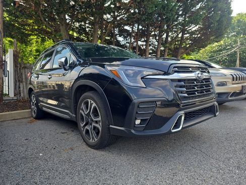 Used 2023 Subaru Ascent Touring AWD/4WD image 2