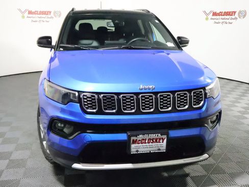 Used 2025 Jeep Compass Limited AWD/4WD image 17