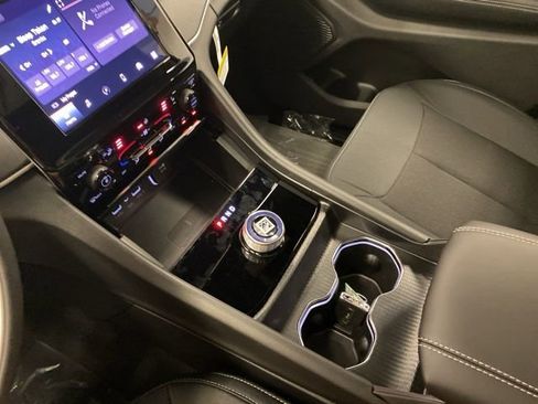 Used 2025 Jeep Grand Cherokee Laredo X w/ Luxury Tech Group I image 13