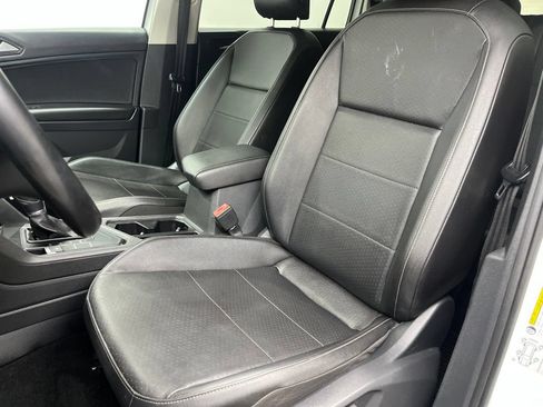 Used 2018 Volkswagen Tiguan SEL FWD image 21
