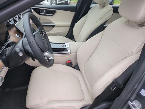 Used 2025 Mercedes-Benz C 300 Sedan image 15