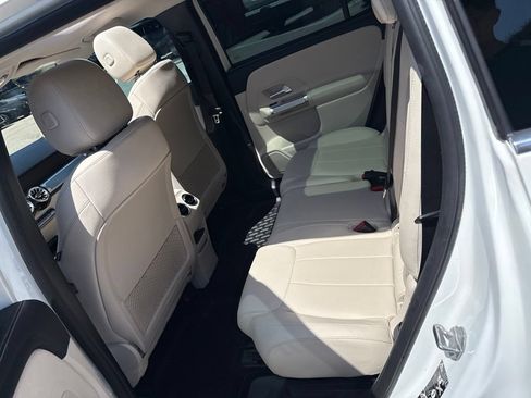 Used 2023 Mercedes-Benz GLB 250 4MATIC image 20
