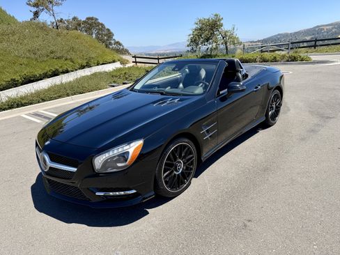 Used 2013 Mercedes-Benz SL 550 image 1