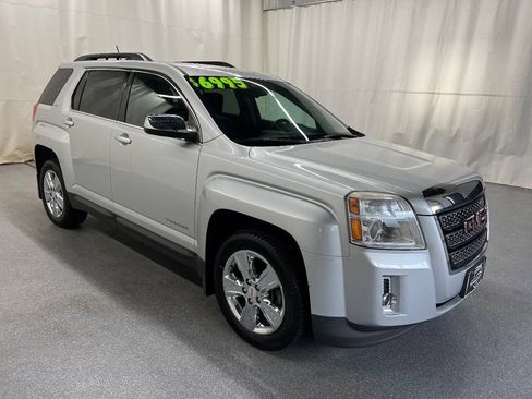 Used 2015 GMC Terrain SLT w/ Chrome Appearance Package AWD/4WD image 3