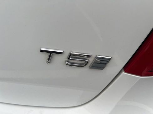 Used 2016 Volvo S60 T5 Inscription Platinum image 4