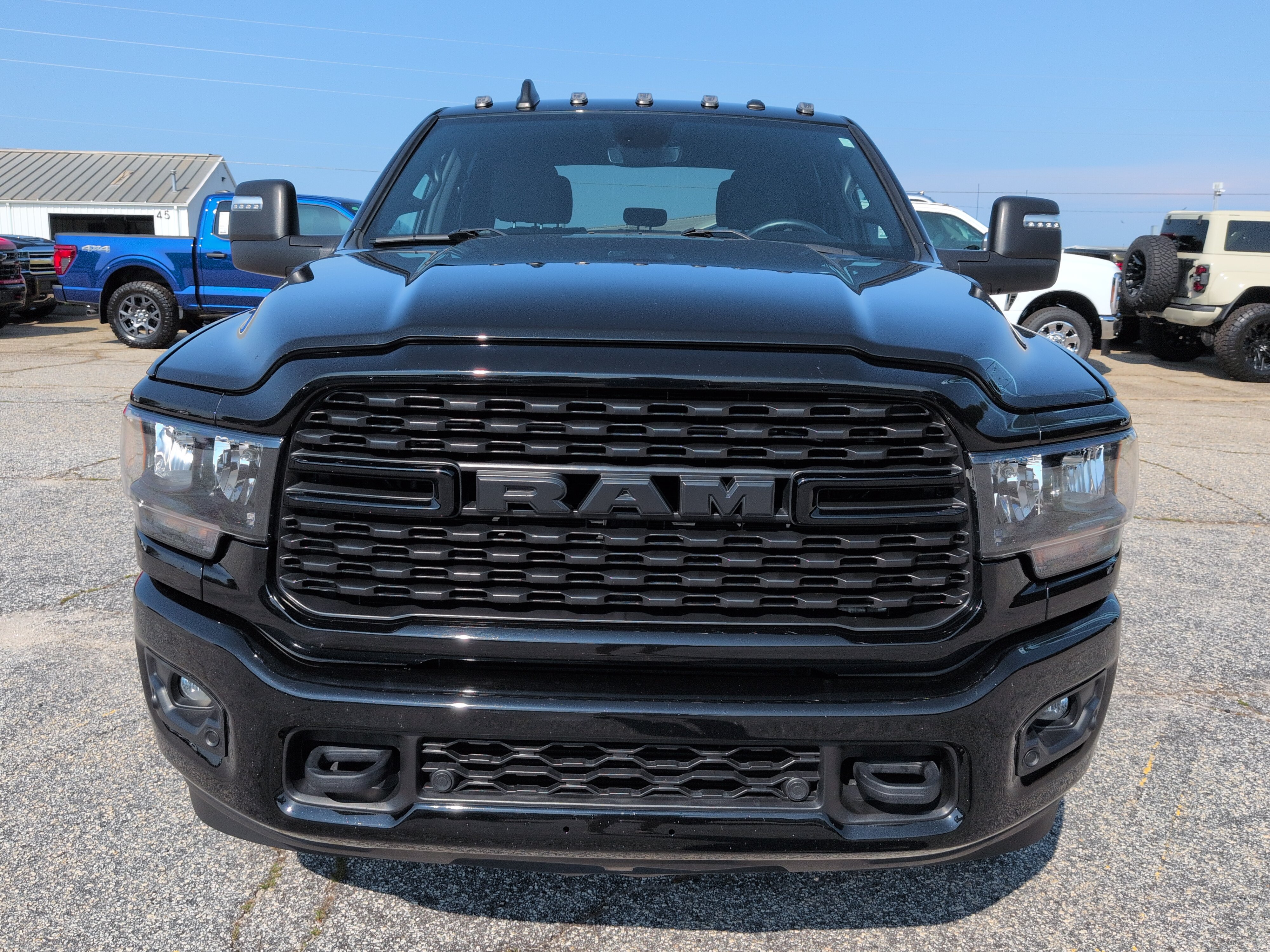 Certified 2024 RAM 2500 Big Horn w/ Night Edition AWD/4WD image 7