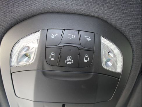 New 2026 Chrysler Pacifica Select image 21