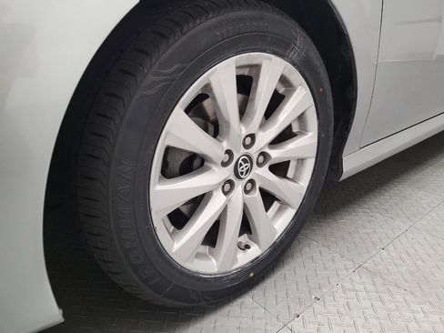 Used 2019 Toyota Camry LE FWD image 31