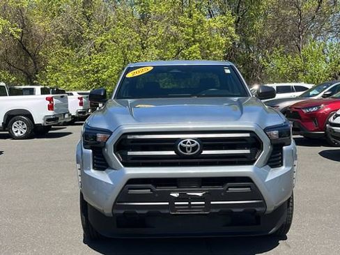 Certified 2025 Toyota Tacoma SR AWD/4WD image 2