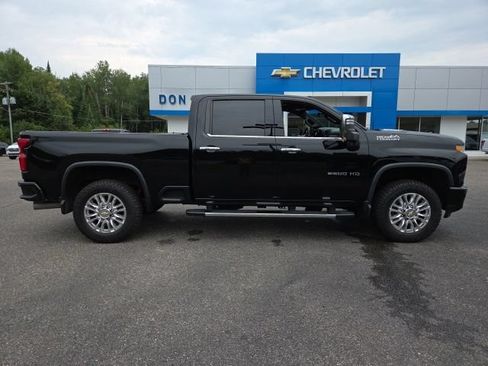Used 2021 Chevrolet Silverado 2500 High Country w/ Z71 Off-Road Package AWD/4WD image 15