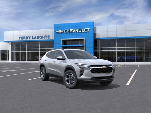 New 2025 Chevrolet Trax LT w/ Driver Confidence Package image 2