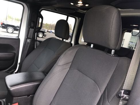 Used 2022 Jeep Wrangler Unlimited Sport AWD/4WD image 11