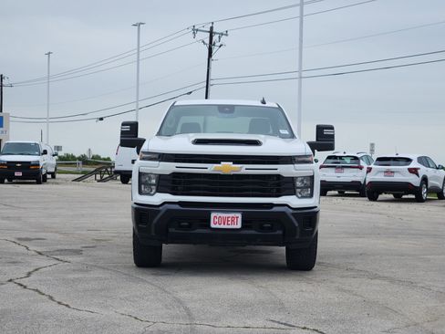 Used 2024 Chevrolet Silverado 2500 Custom w/ Custom Value Package AWD/4WD image 2