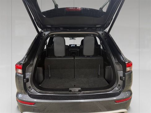 Used 2024 Mitsubishi Outlander SE Black Edition image 18