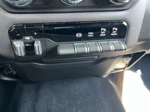 Used 2022 RAM 3500 Laramie AWD/4WD image 13