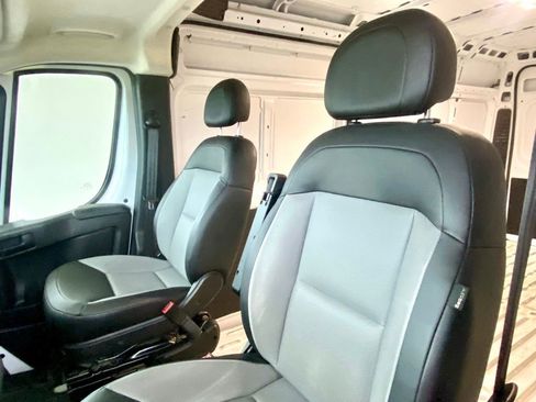 Used 2025 RAM ProMaster 2500 w/ Convenience Group FWD image 14