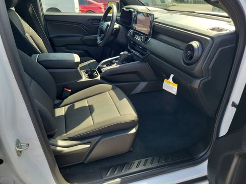 Used 2026 Chevrolet Colorado Trail Boss AWD/4WD image 16