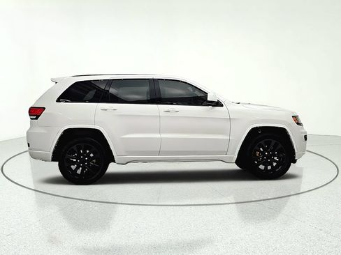 Used 2017 Jeep Grand Cherokee Altitude w/ Quick Order Package 23Z AWD/4WD image 8
