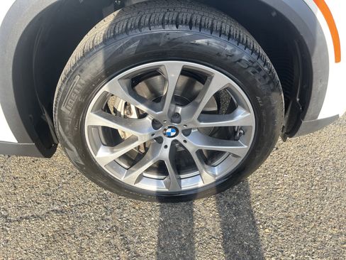 Used 2024 BMW X5 xDrive40i w/ Premium Package image 13