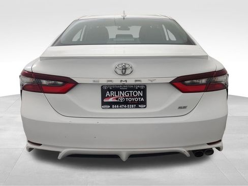 Used 2024 Toyota Camry SE image 6