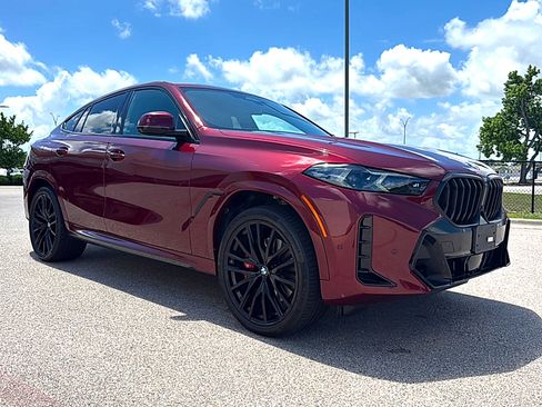 Used 2025 BMW X6 xDrive40i w/ Climate Comfort Package AWD/4WD image 3