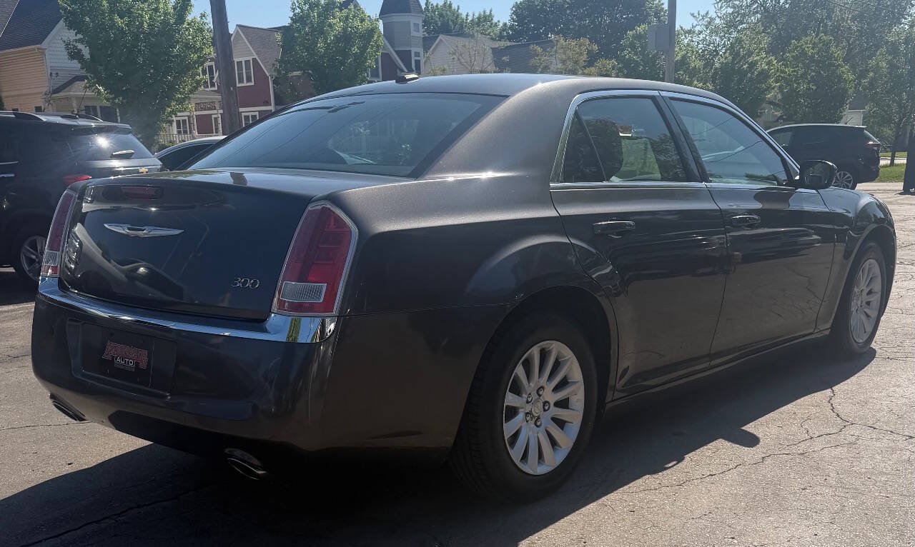 Used 2014 Chrysler 300 RWD image 10