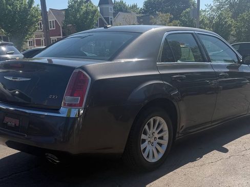 Used 2014 Chrysler 300 RWD image 10
