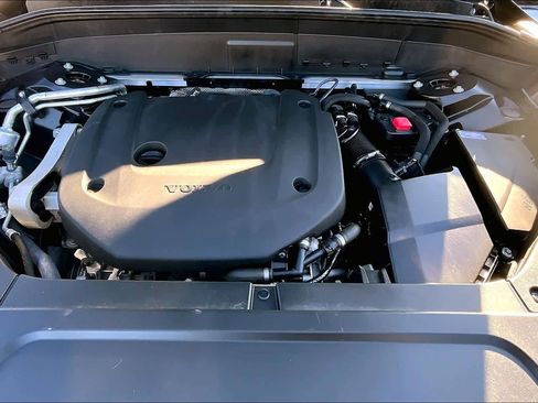 Certified 2024 Volvo XC90 B6 Ultimate w/ Protection Package Premier image 28