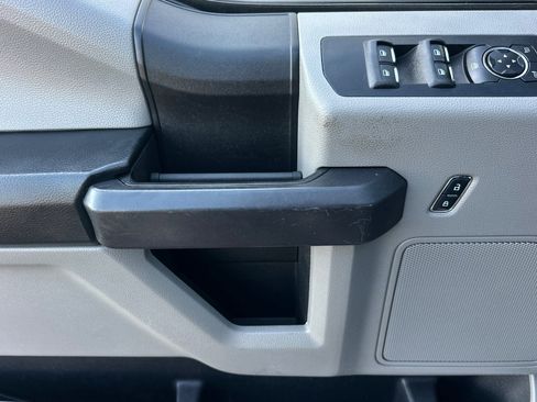 Used 2017 Ford F150 XL w/ Equipment Group 101A Mid image 11