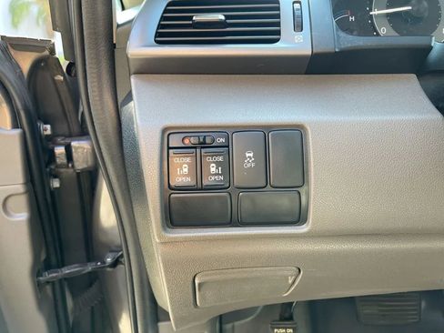 Used 2013 Honda Odyssey EX image 23