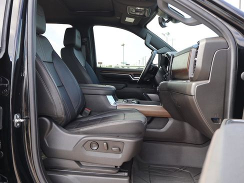 Used 2024 Chevrolet Silverado 2500 High Country w/ High Country Premium Package image 40