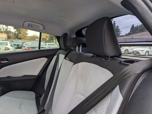 Used 2016 Toyota Prius Two image 17