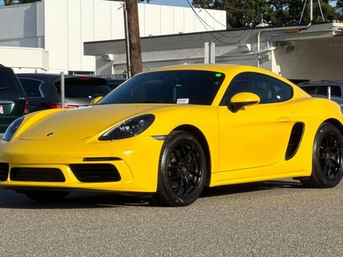 Used 2022 Porsche 718 Cayman RWD image 7