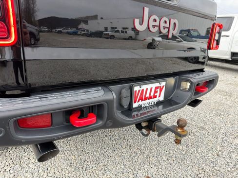 Used 2020 Jeep Gladiator Rubicon w/ Advanced Safety Group image 11