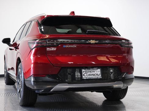 Used 2024 Chevrolet Equinox EV LT FWD image 5