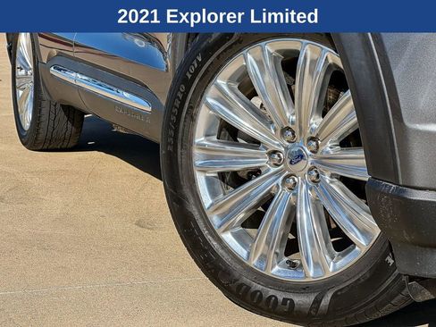 Used 2021 Ford Explorer Limited w/ Equipment Group 301A RWD image 2