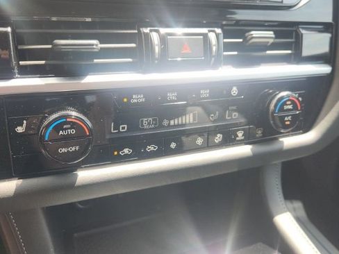 Used 2025 Nissan Pathfinder SL w/ Black Appearance Package AWD/4WD image 31
