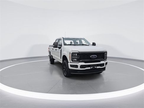 Used 2023 Ford F250 XL w/ STX Appearance Package image 2