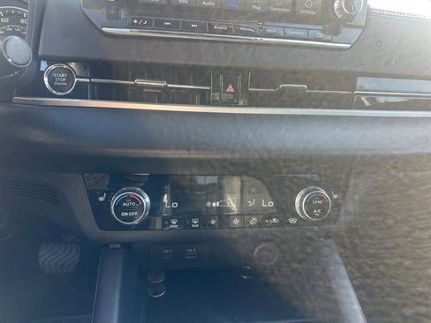 Used 2023 Mitsubishi Outlander SE image 8