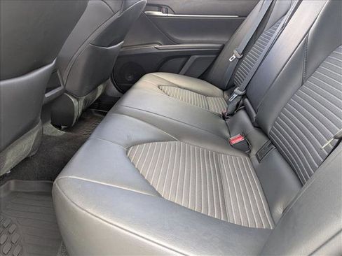 Used 2022 Toyota Camry SE image 17