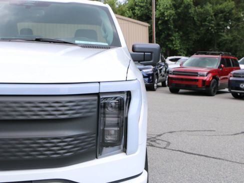 Used 2024 Ford F150 Lightning Flash AWD/4WD image 13