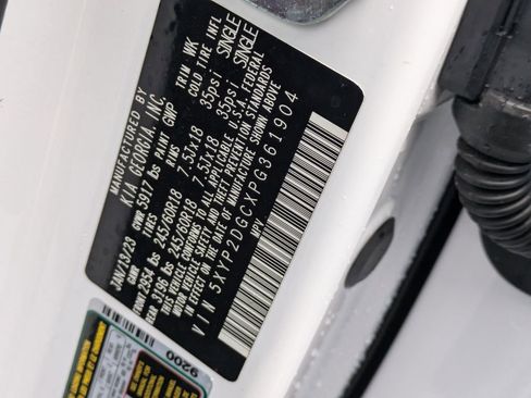 Used 2023 Kia Telluride LX image 32