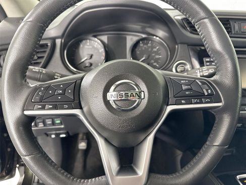 Used 2017 Nissan Rogue SL w/ SL Premium Package image 17