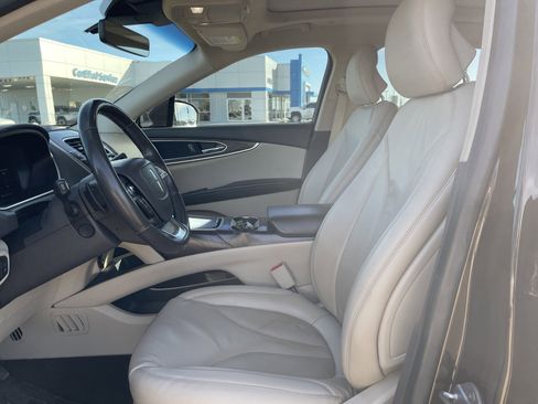 Used 2019 Lincoln Nautilus Select image 36