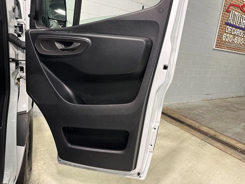 Used 2023 Mercedes-Benz Sprinter 2500 image 13