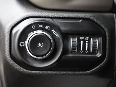 Used 2021 Jeep Wrangler Sport AWD/4WD image 32