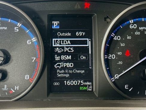 Used 2018 Toyota RAV4 XLE image 12