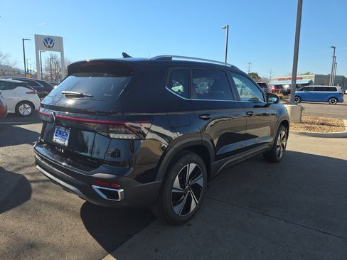 New 2026 Volkswagen Taos SE AWD/4WD image 6
